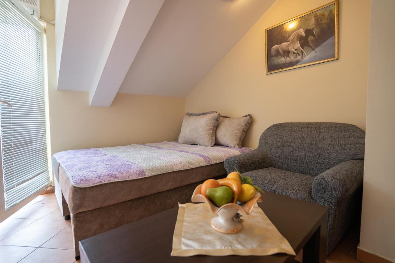 Albatros Apartment Kotor Bagian luar foto